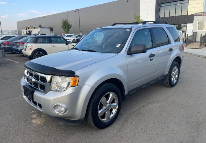 2011 Ford Escape XLT Silver FWD SUV Front Exterior View Calgary