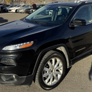 2014 Jeep Cherokee Black FWD SUV Front Exterior View Calgary