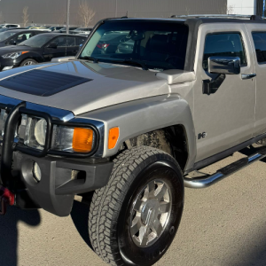 2006 Hummer H3 Gray 4WD SUV Front Exterior View Calgary