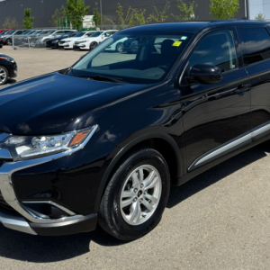 2018 Mitsubishi Outlander ES 4WD for Sale in Calgary