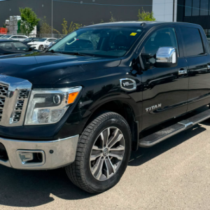 2017 Nissan Titan SL 4WD for Sale in Calgary