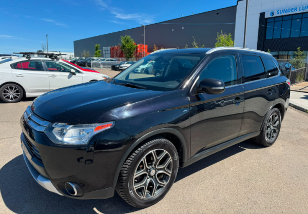 2015 Mitsubishi Outlander GT 4WD Calgary