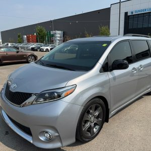 2015 Toyota Sienna SE : Extra Set of Tires
